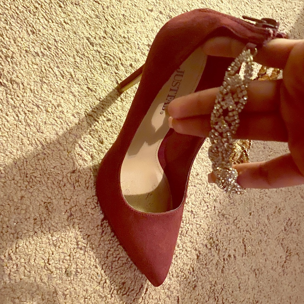 Size 8 pumps